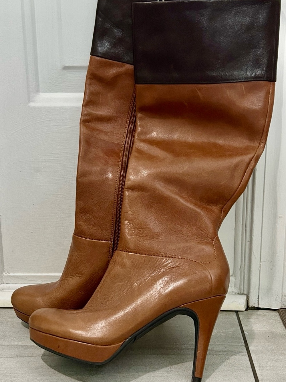 Women's Knee-High Two-Tone Leather Platform Boots - Brown